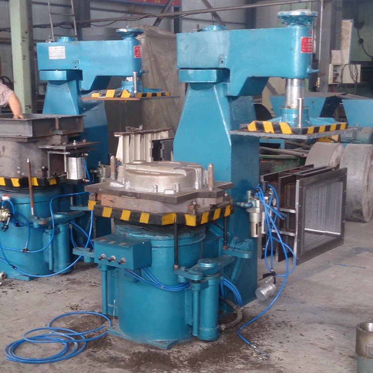 Clay Sand Jolt Squeeze Moulding Machine for Casting